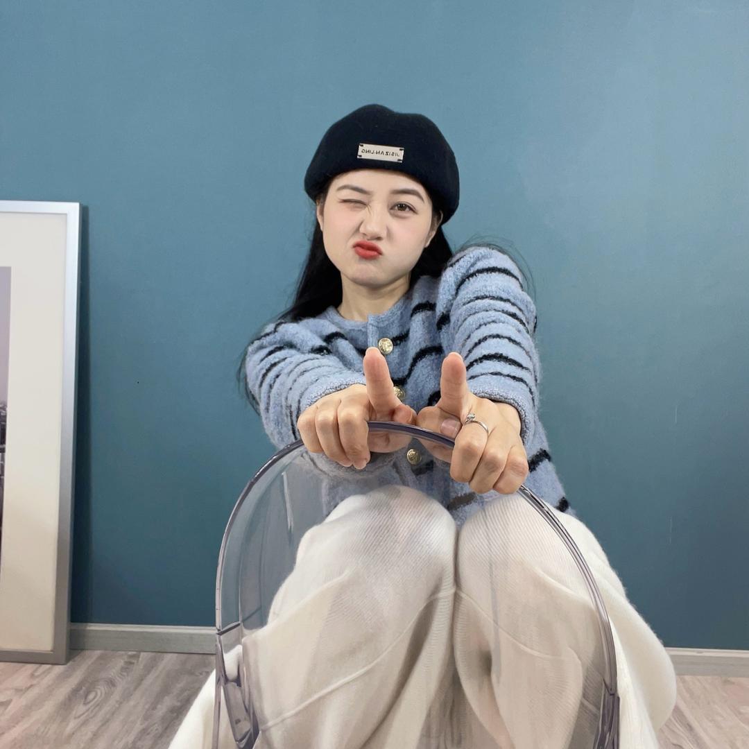 YY