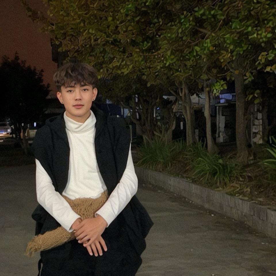 👤次仁