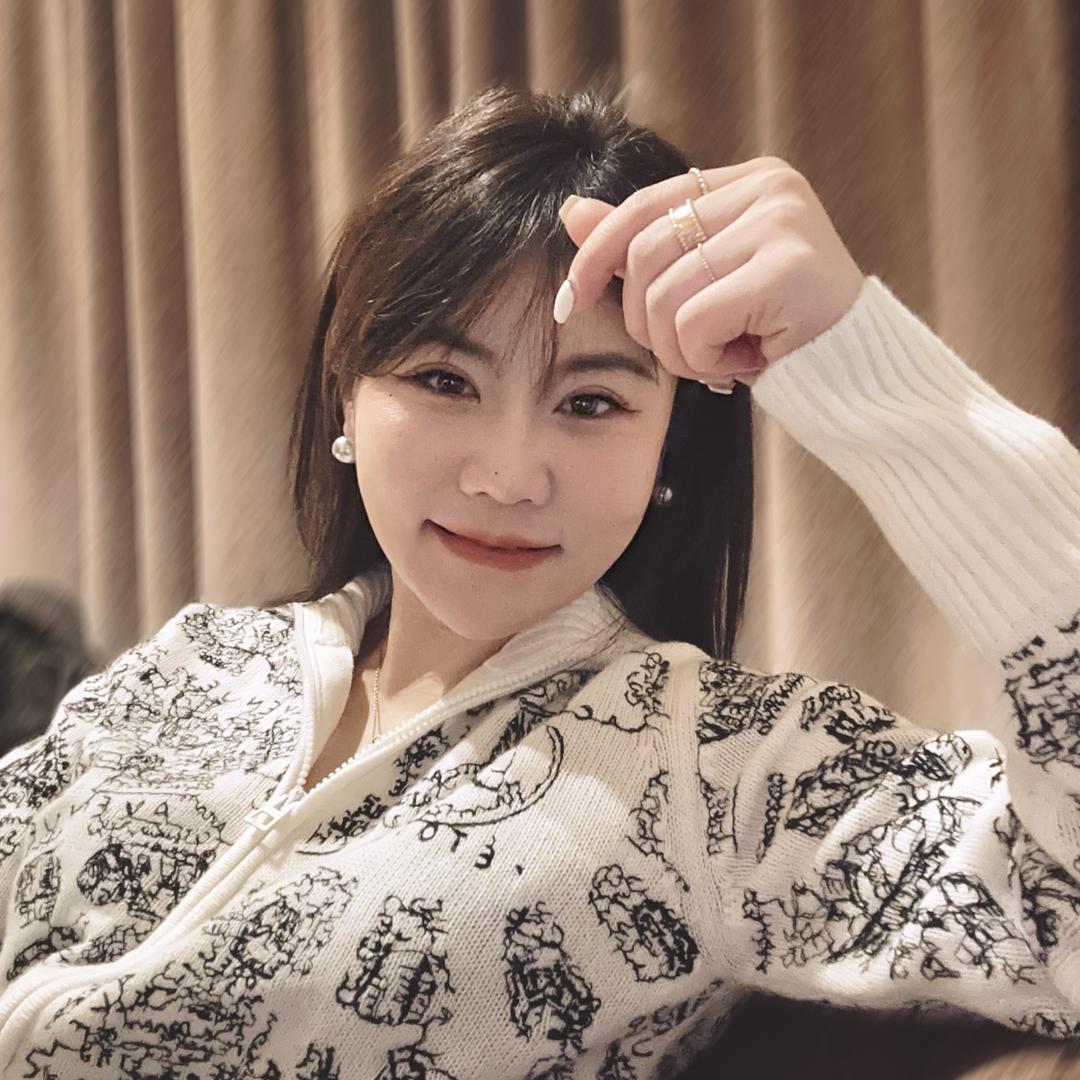 /   L  i  N. /盈盈