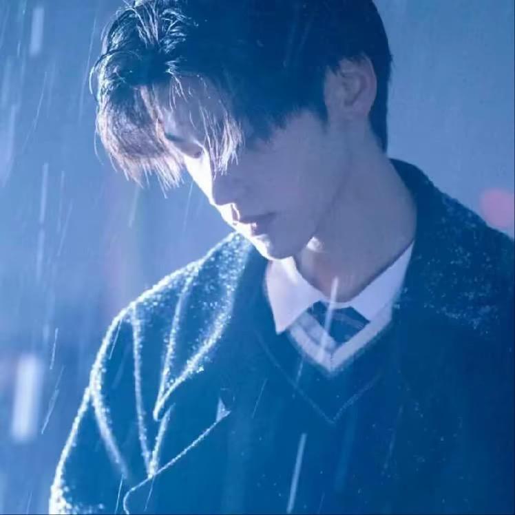 一 杯 冰 美 式.◎