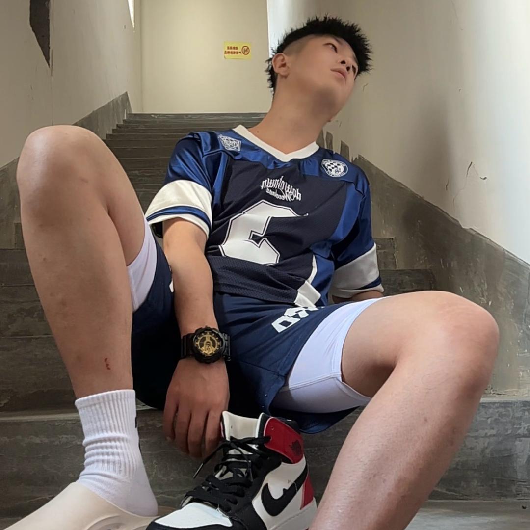 鸢戈学弟在逆袭