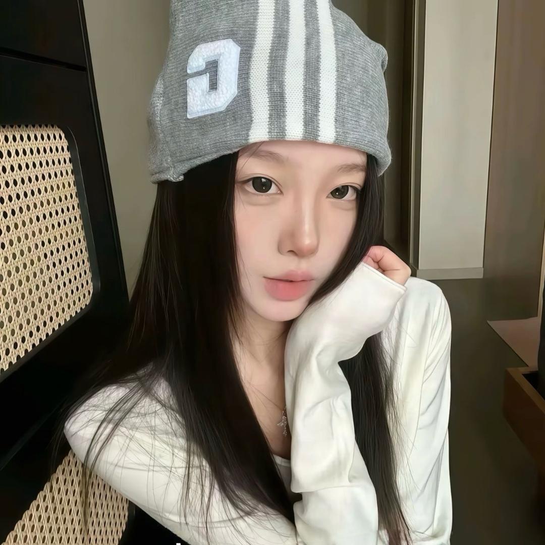 六 玥.