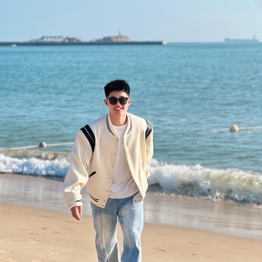 李泽辉