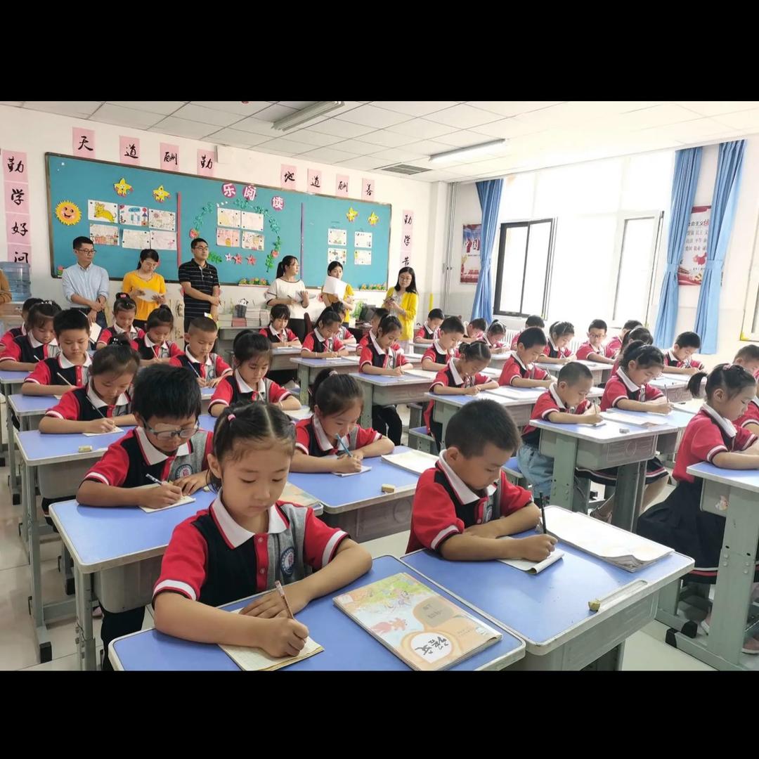 佩奇乔治上小学
