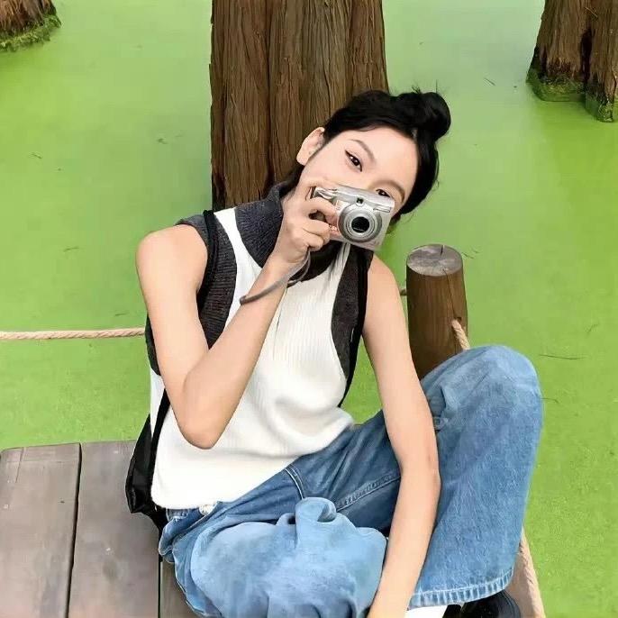 我朝月亮吹口哨