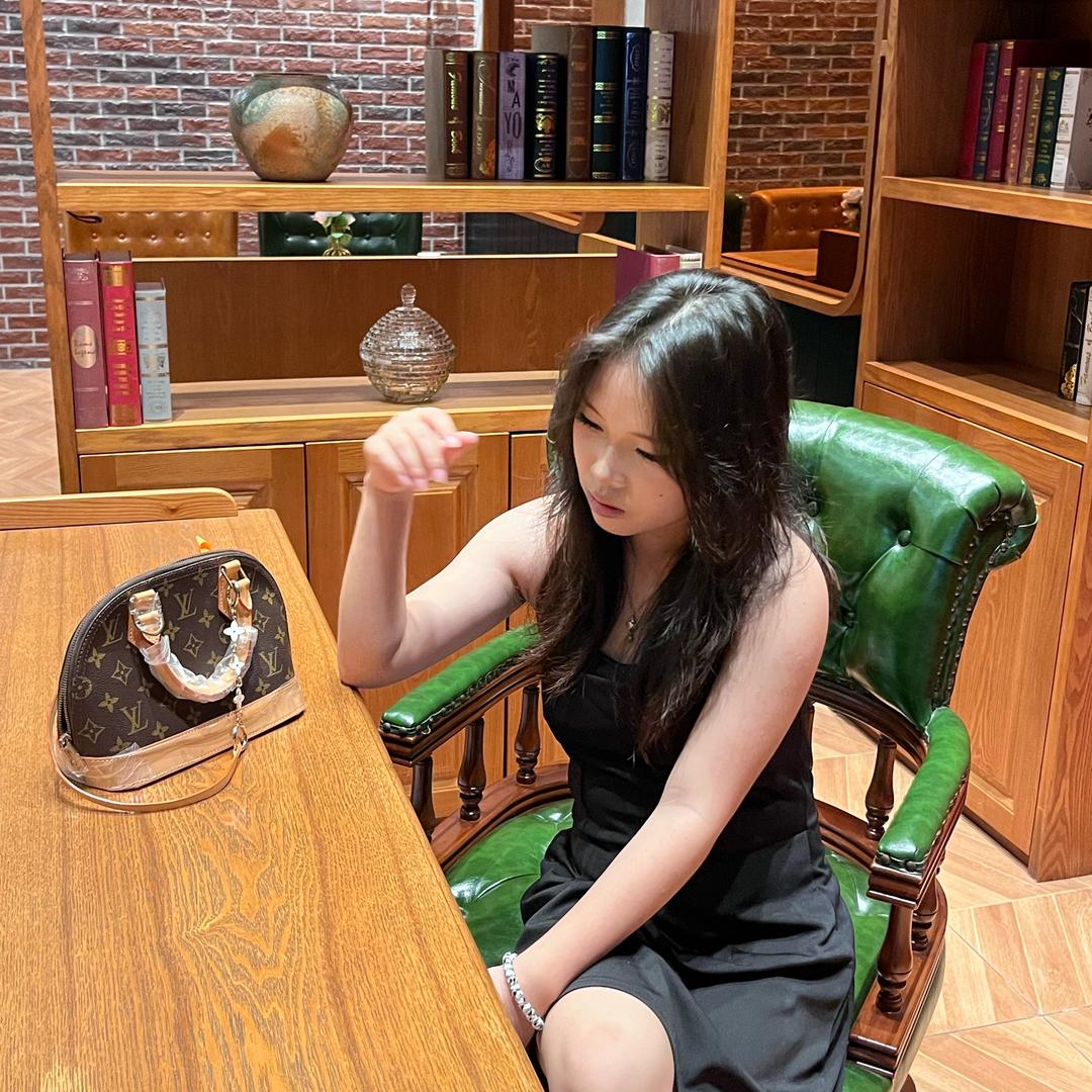 二奢主理人—盈盈