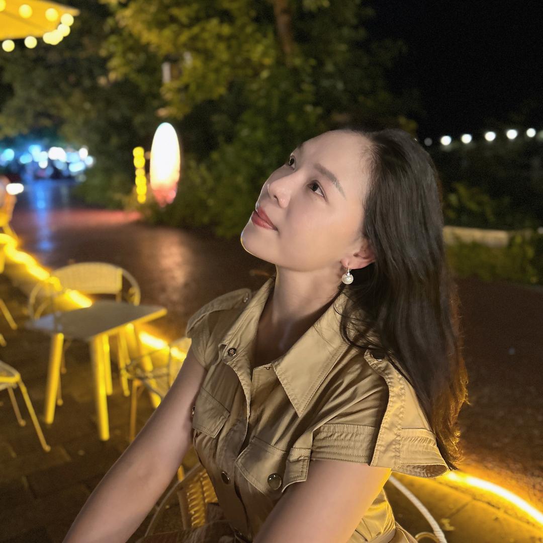 莫M