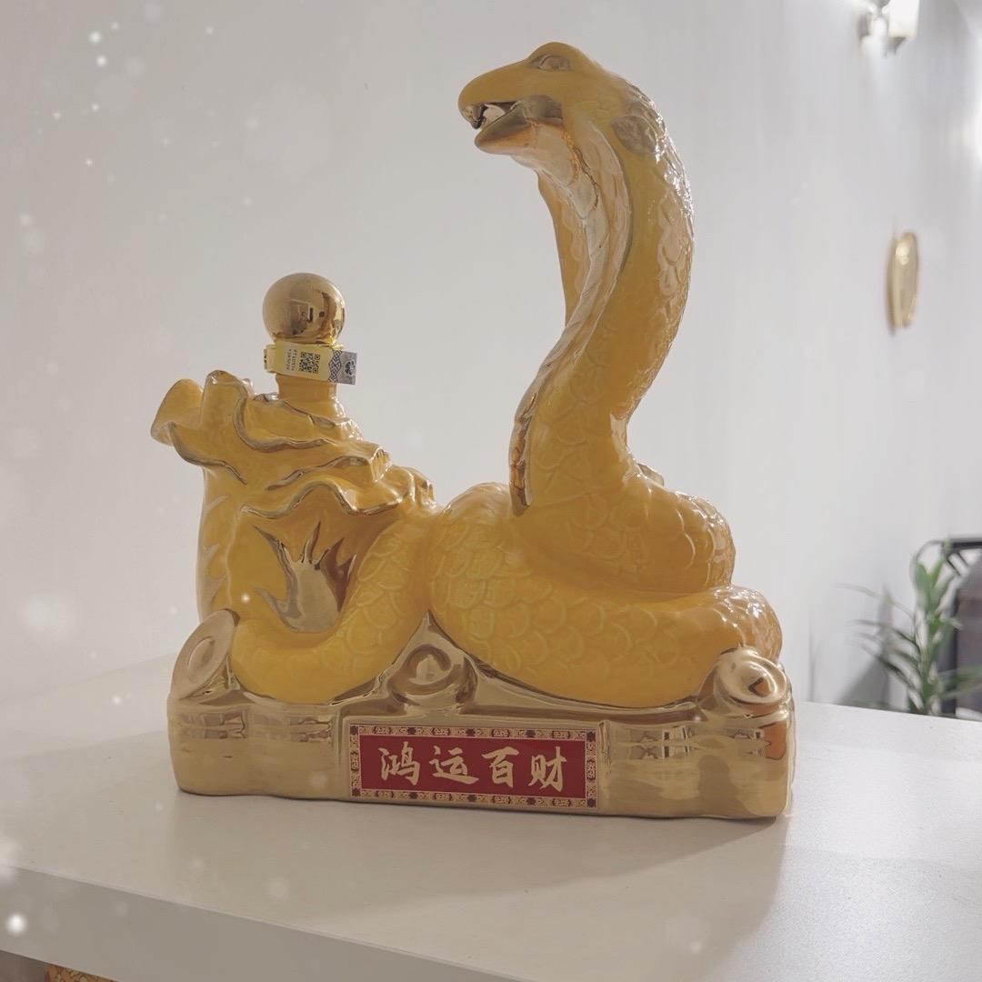 梁伟头像