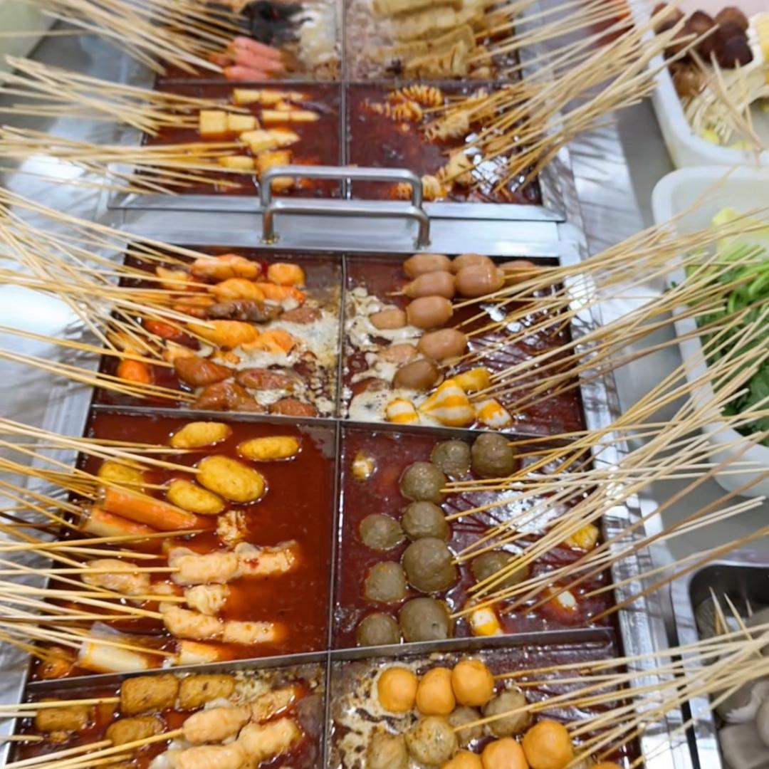 重生我在半壁店开麻辣烫
