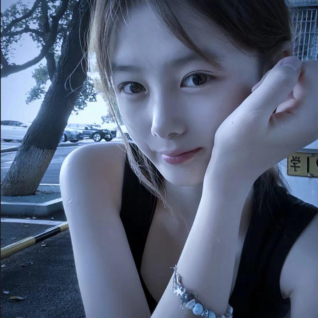 欣不萌