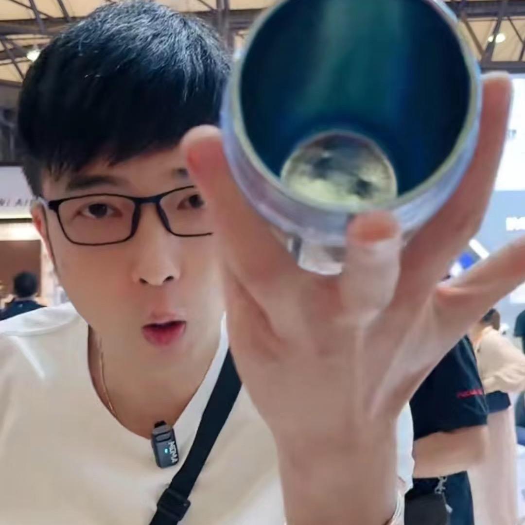 水杯工厂小哥
