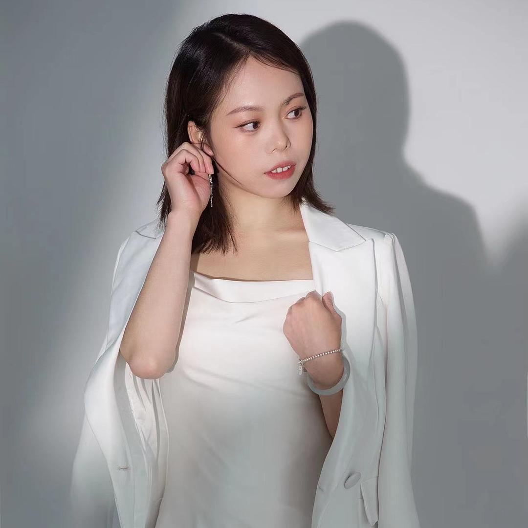 黄玟心（爱美的小姐姐）