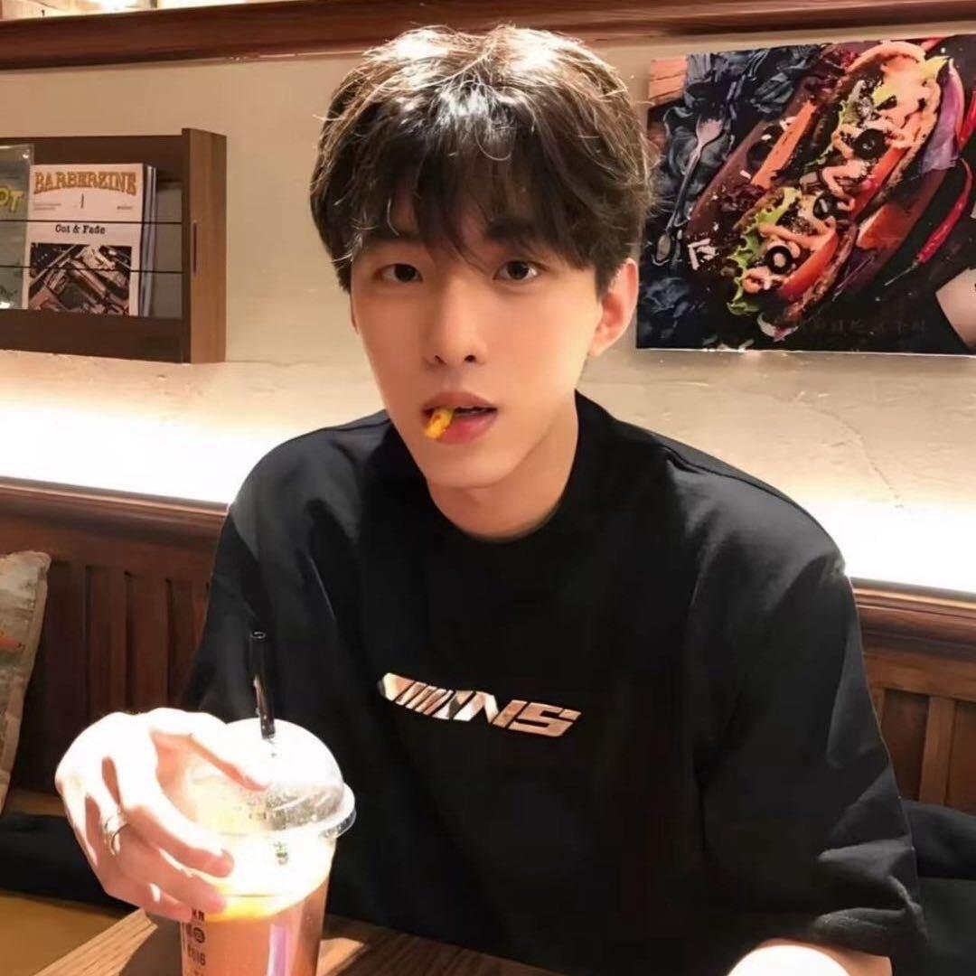 🫥小小粥粥🫥