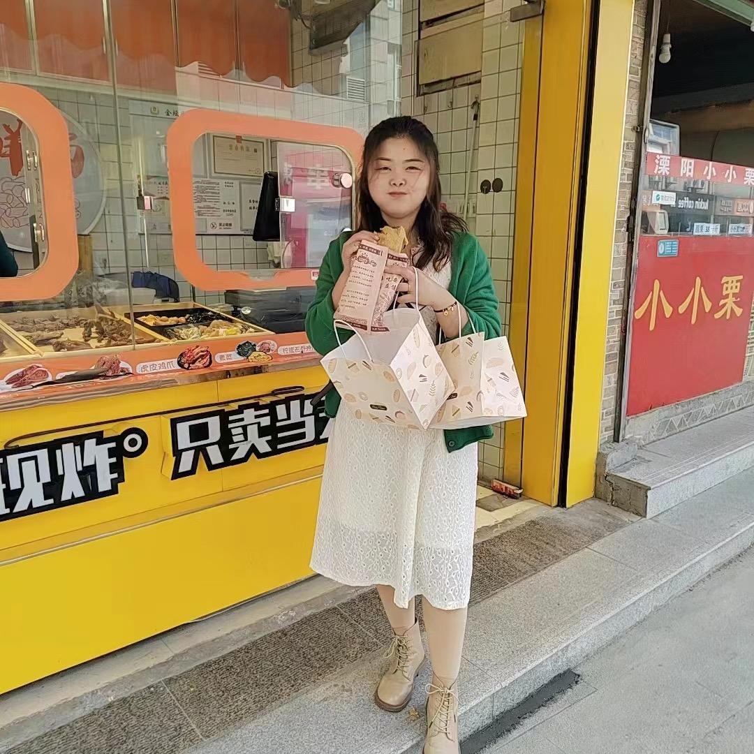 卖房小阿姨
