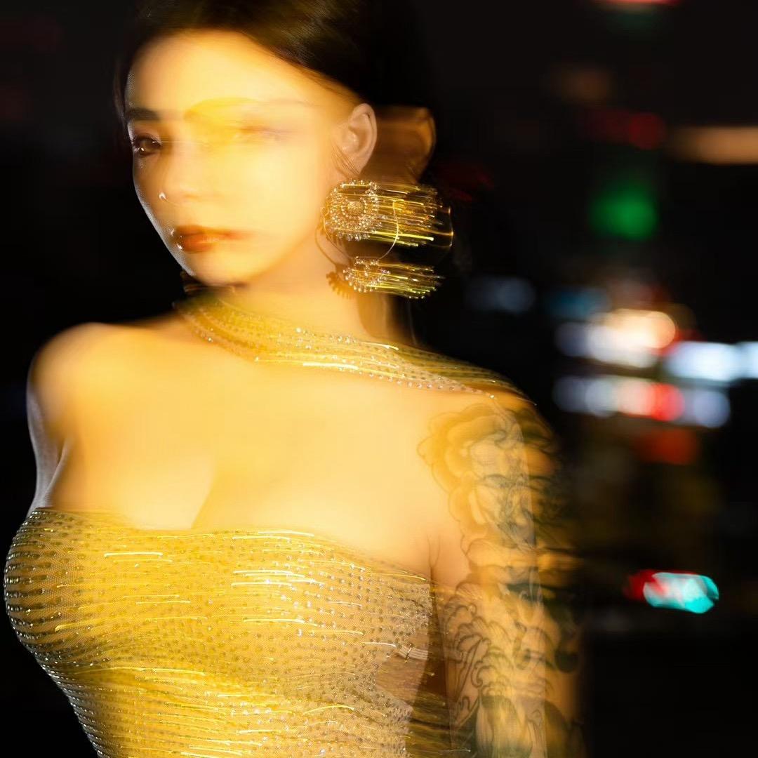 李秘书脸红了（停播