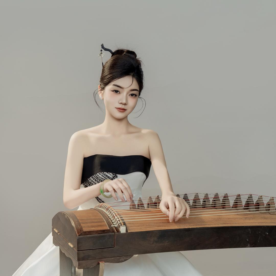 会弹琴的馨月💕