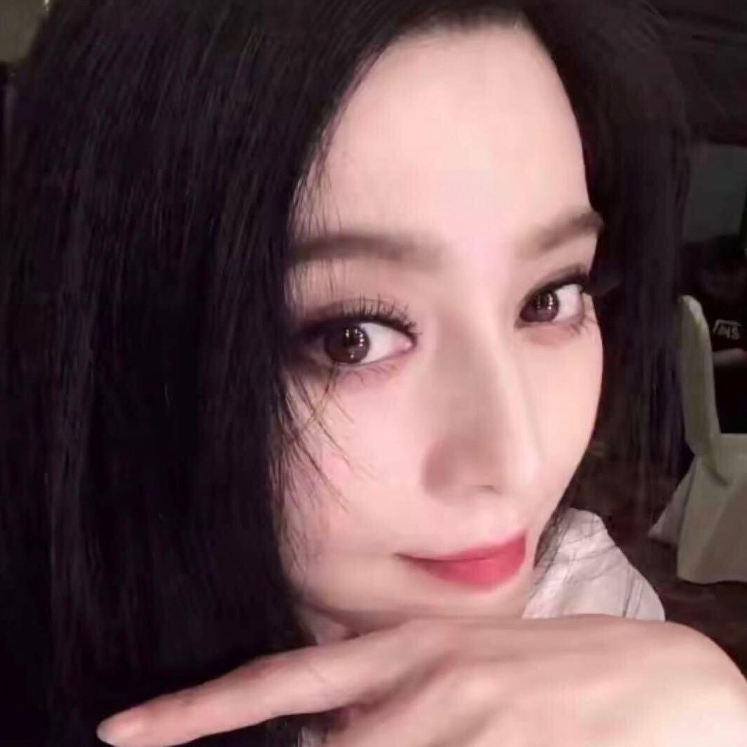 优雅的喝呜昂黄女士