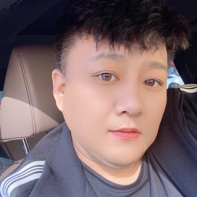 卖衣服的小胖哥