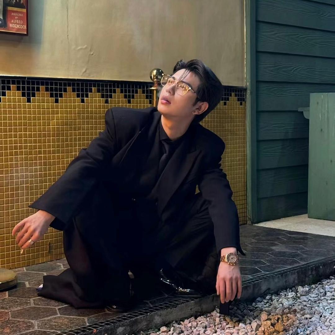 小H.（已老实）