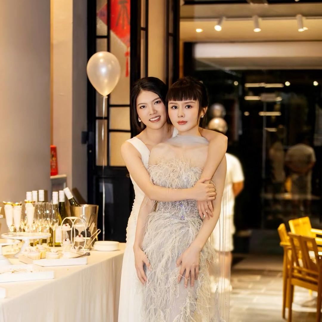 HUIXI荟悉欣姐发小❤小辣