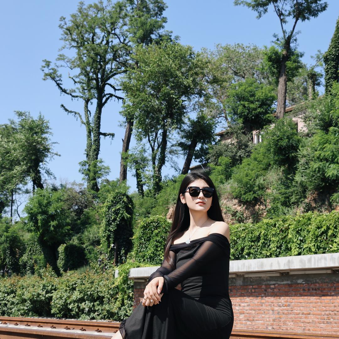 滕十二《珠宝小姐姐》