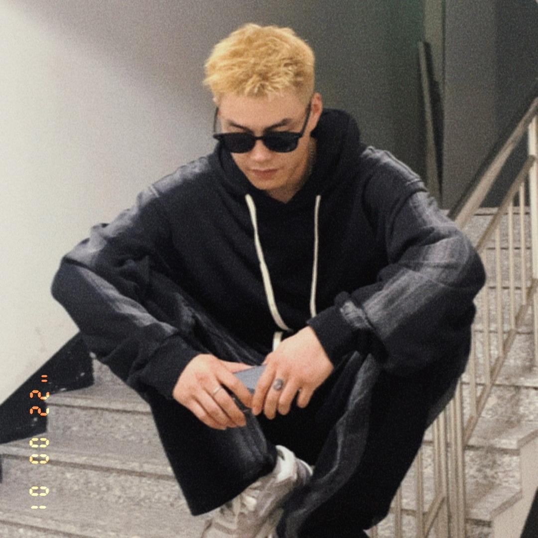 ￴有余