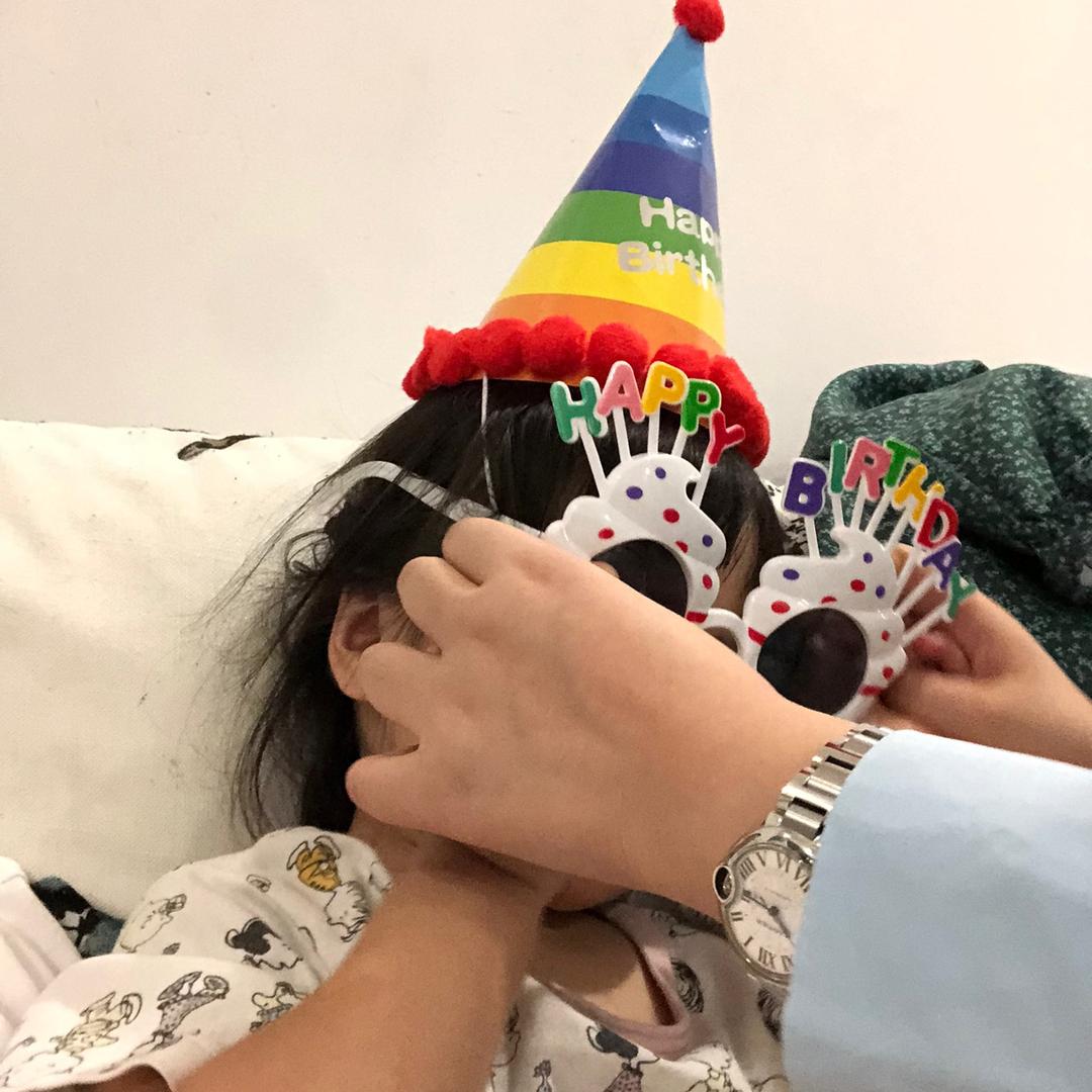老婆爱吃肉，女儿爱化妆