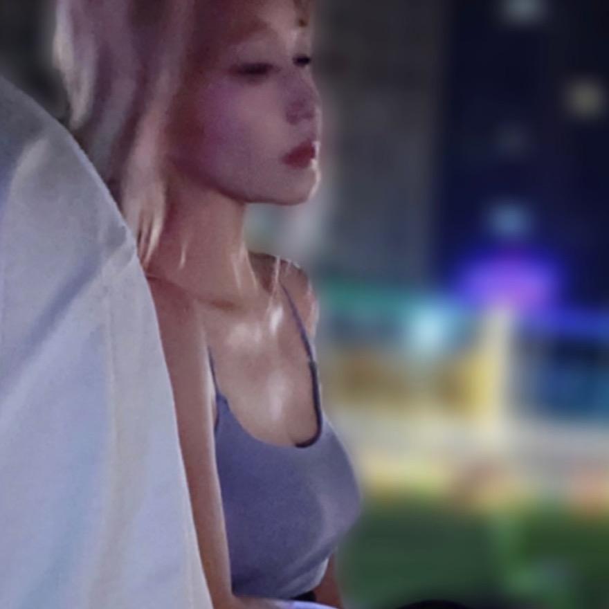 ＊