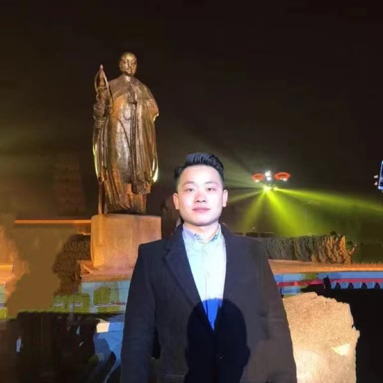 荣小小（一个搞体育的）