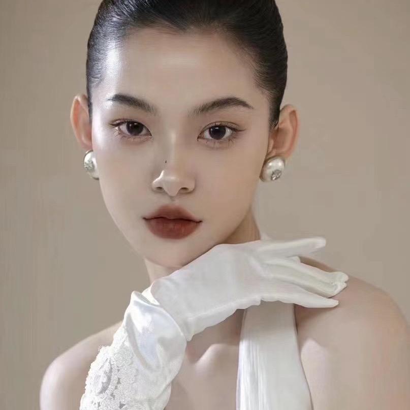 熹年婚纱礼服馆