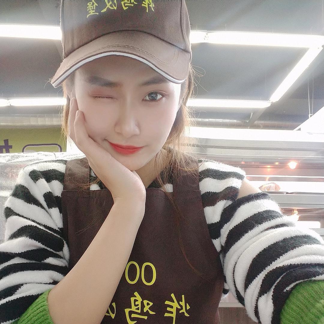 小梁的汉堡店长日常