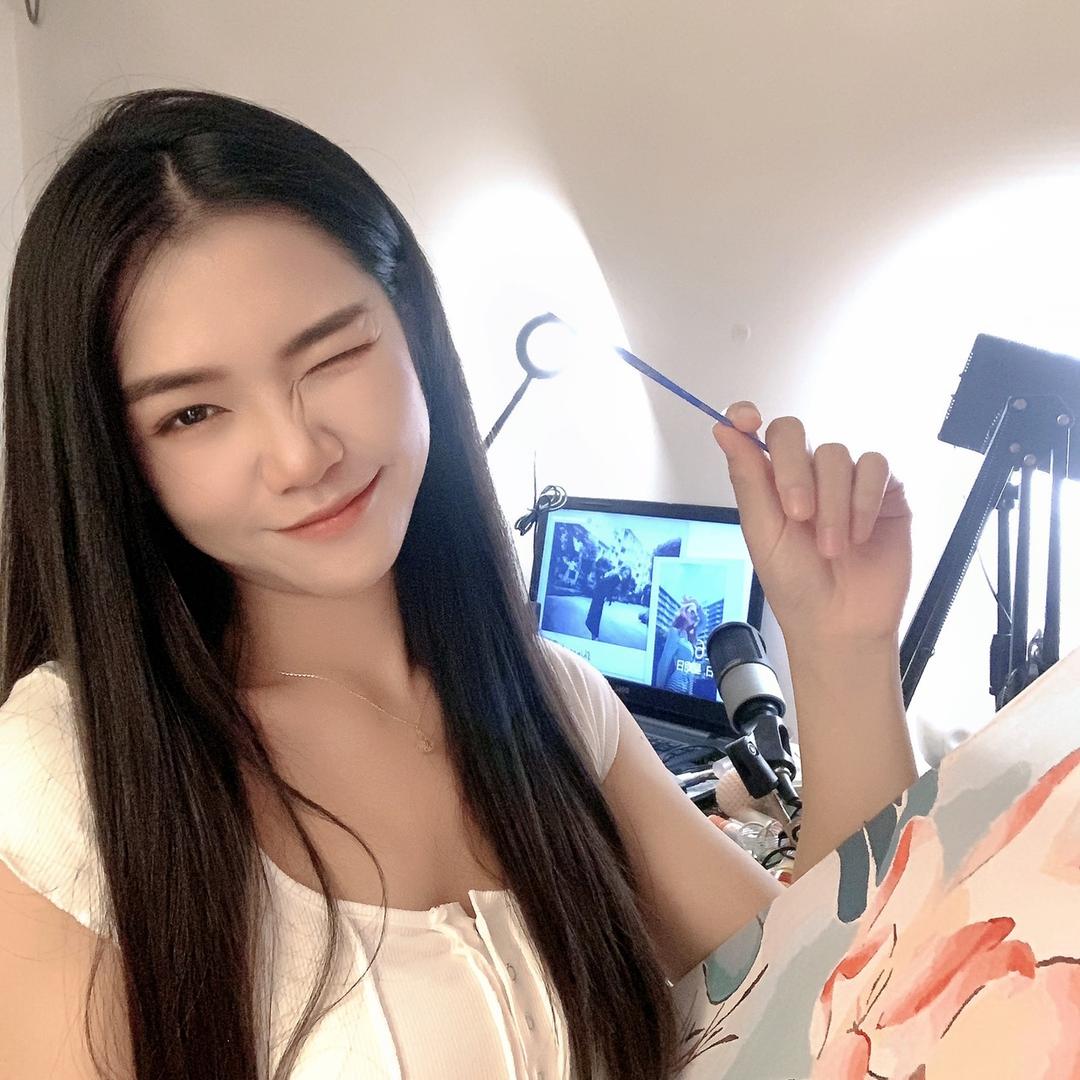 kiki😻