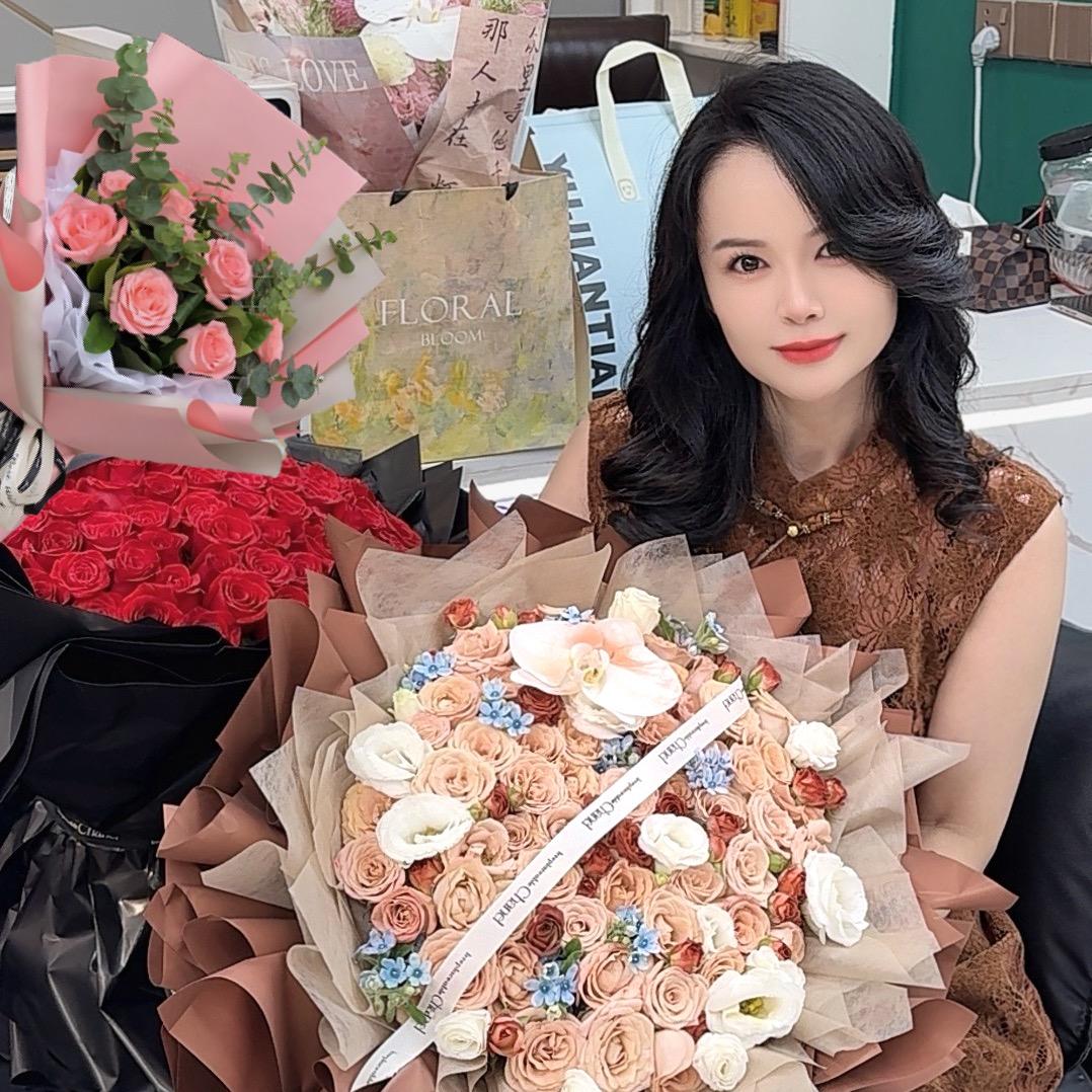 莫莫服饰店．莫莫