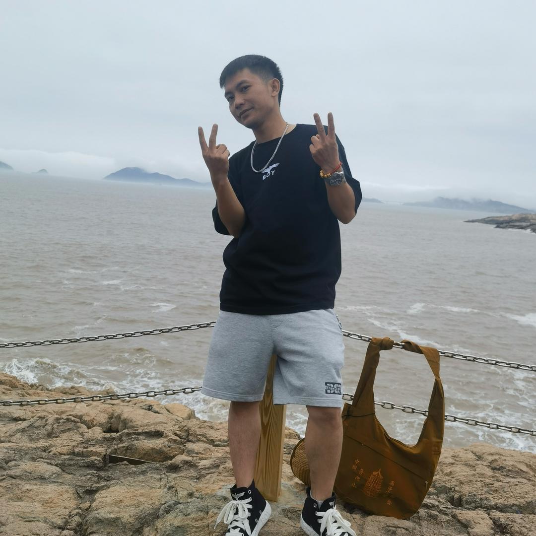 艺萱形象设计阿岩店长