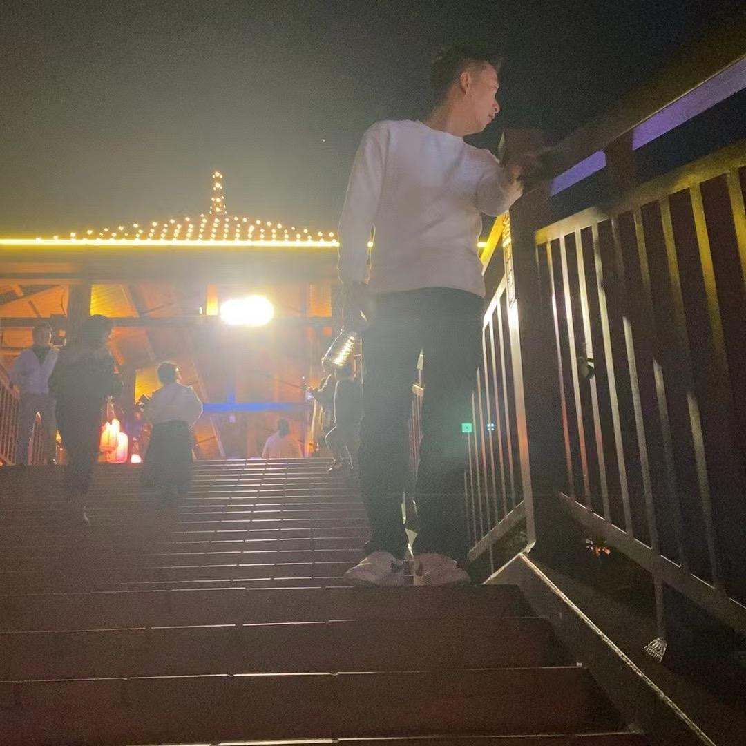 ：躺倒鸭〔〕