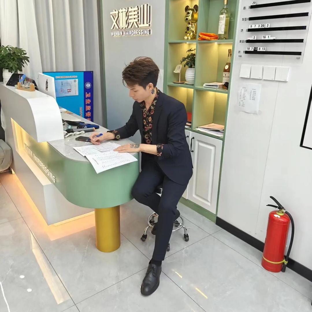 秦朗🎤头像