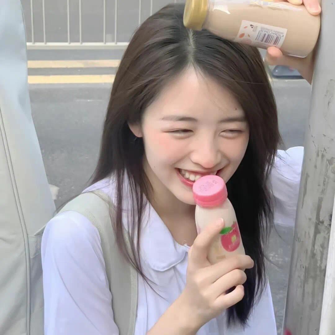 摸一嗷苗