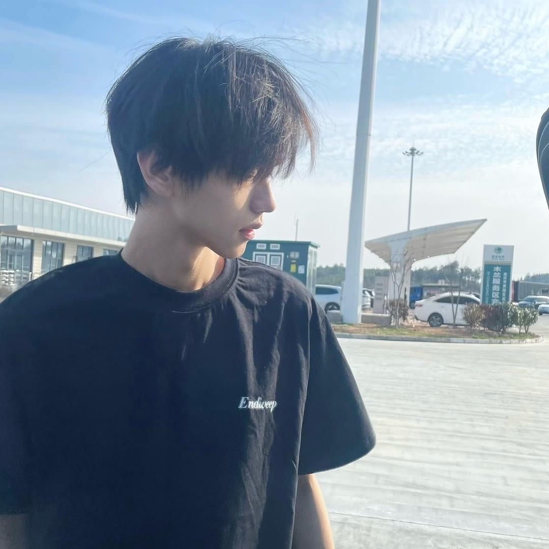 瞳色
