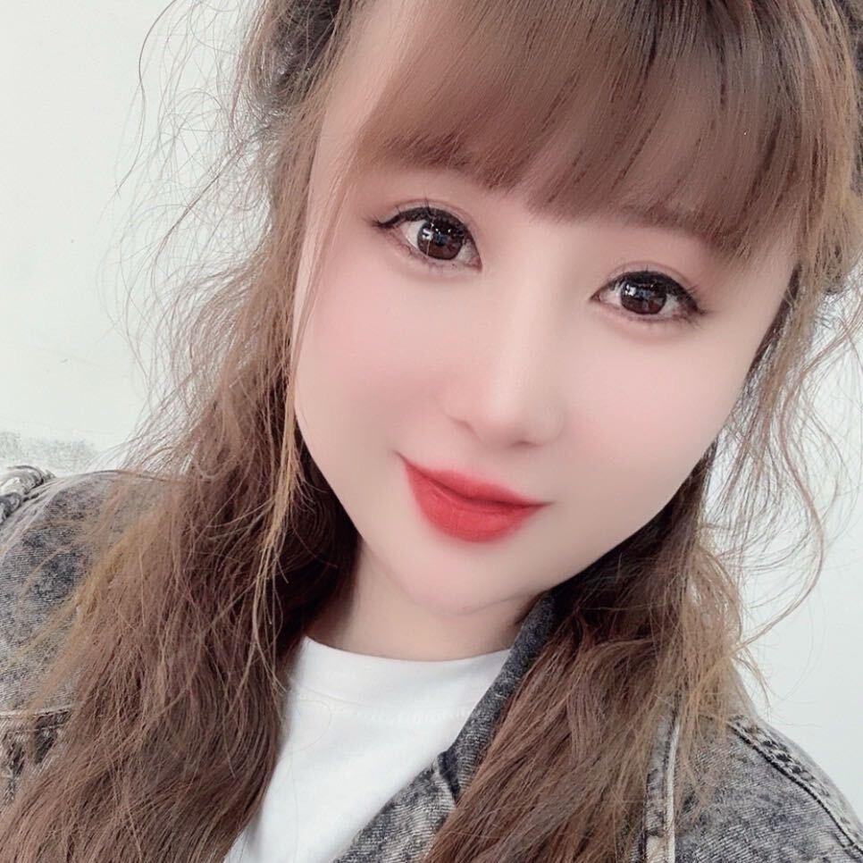 沈阳鑫豪车行静静