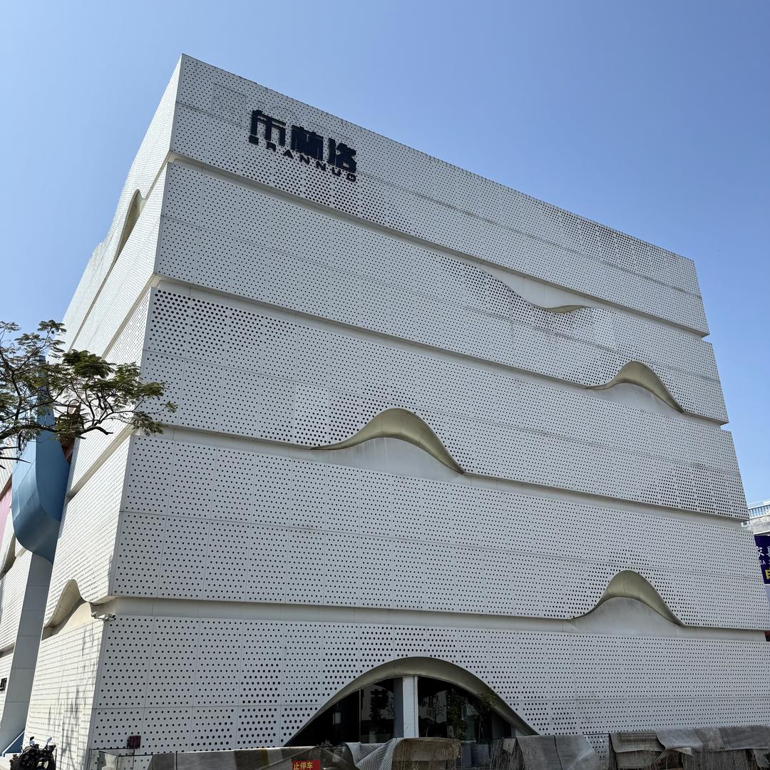 布兰洛佛山工厂