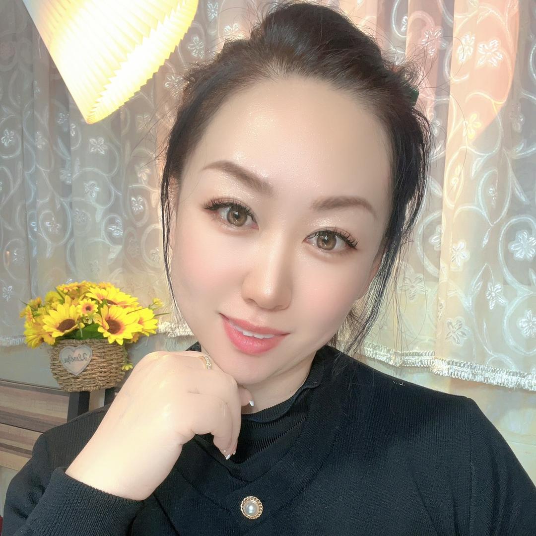 芳芳吖