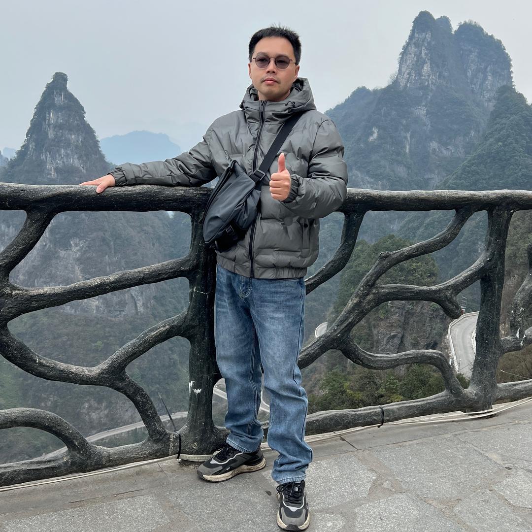 辉哥仔吉他弹世界