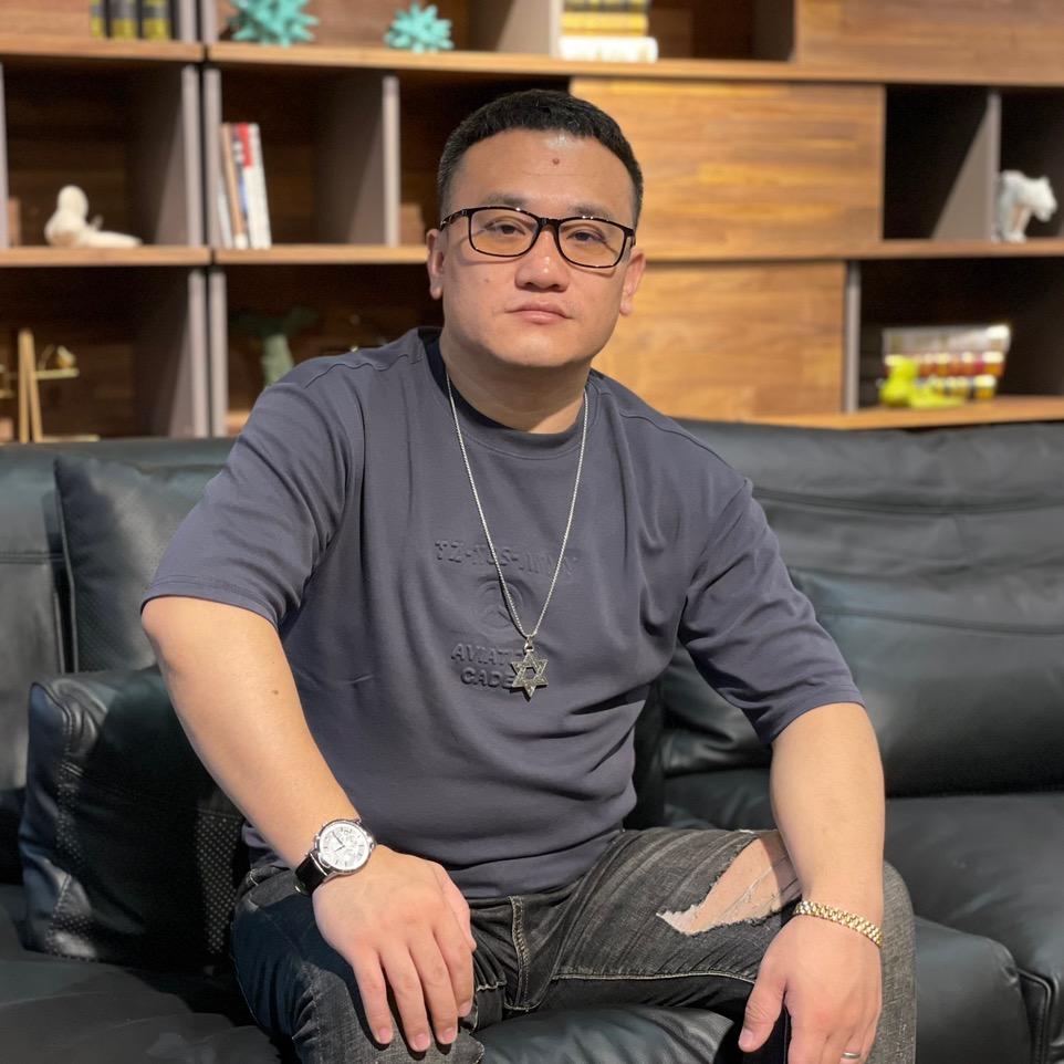 晞美家具仓储店