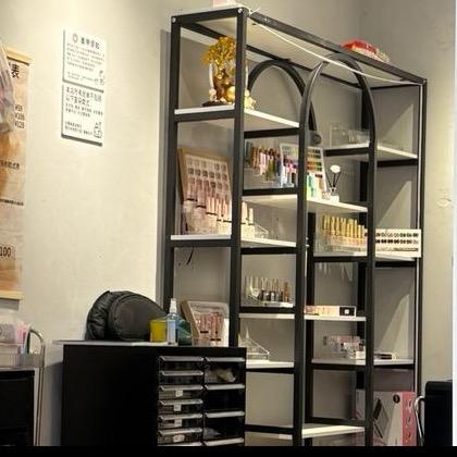 宁宁美学的小老板是个抽象女孩子👧