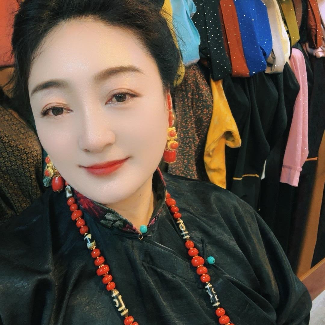 玉树市三区藏式服装制作销售中心