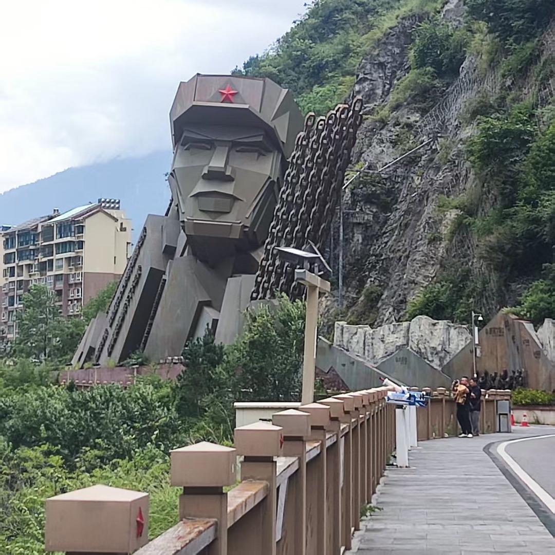 娜娜在山里
