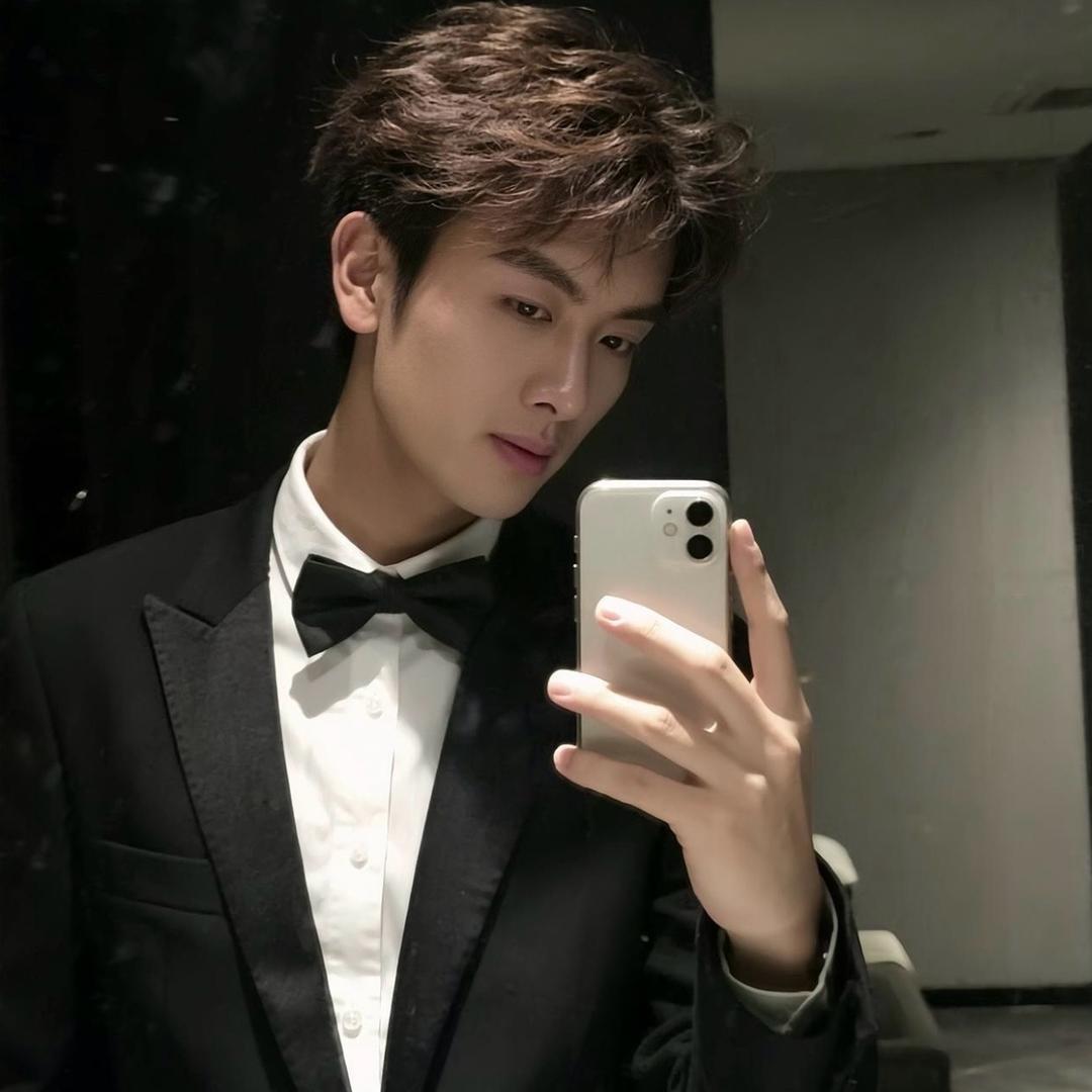 窗外的男明星