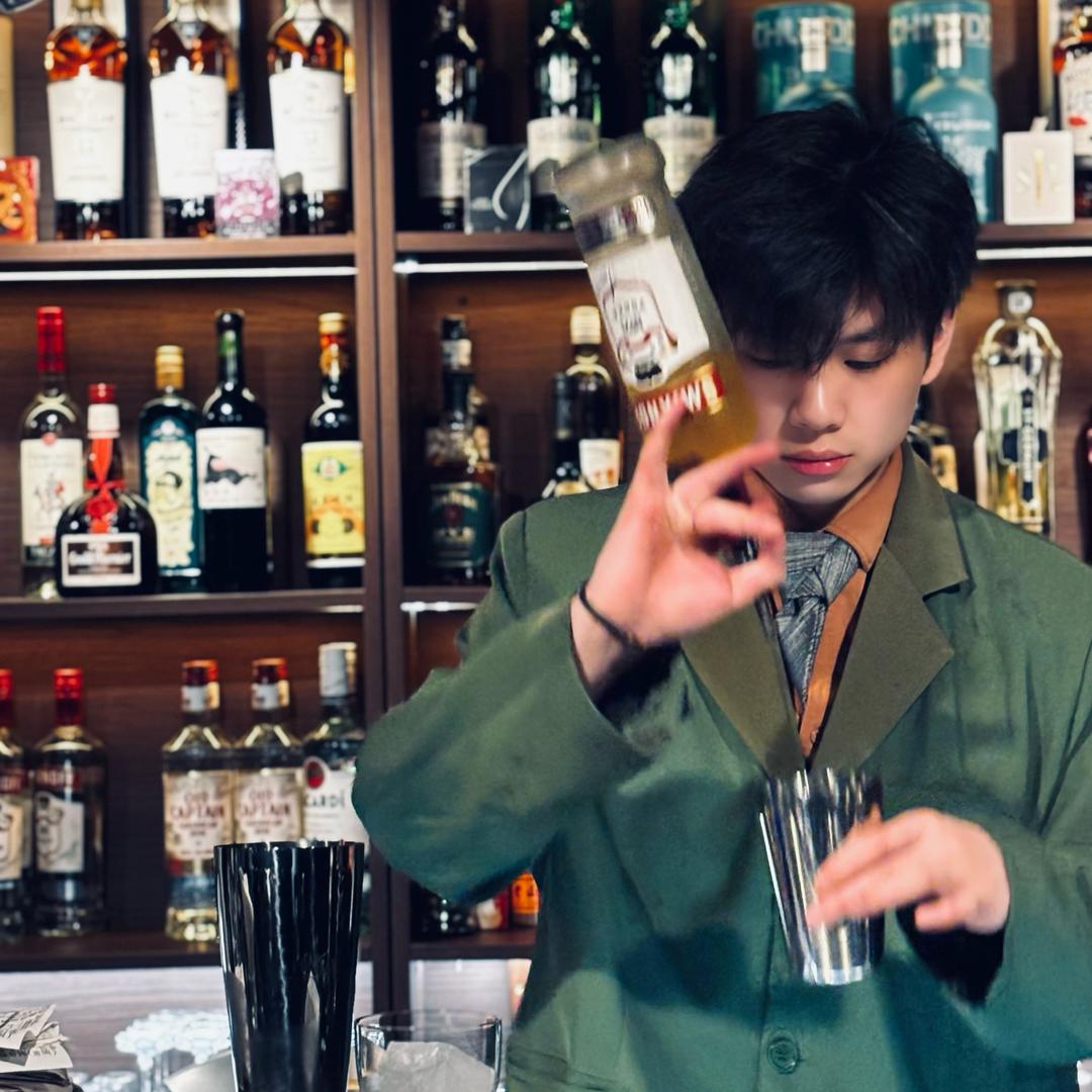 Muzi。