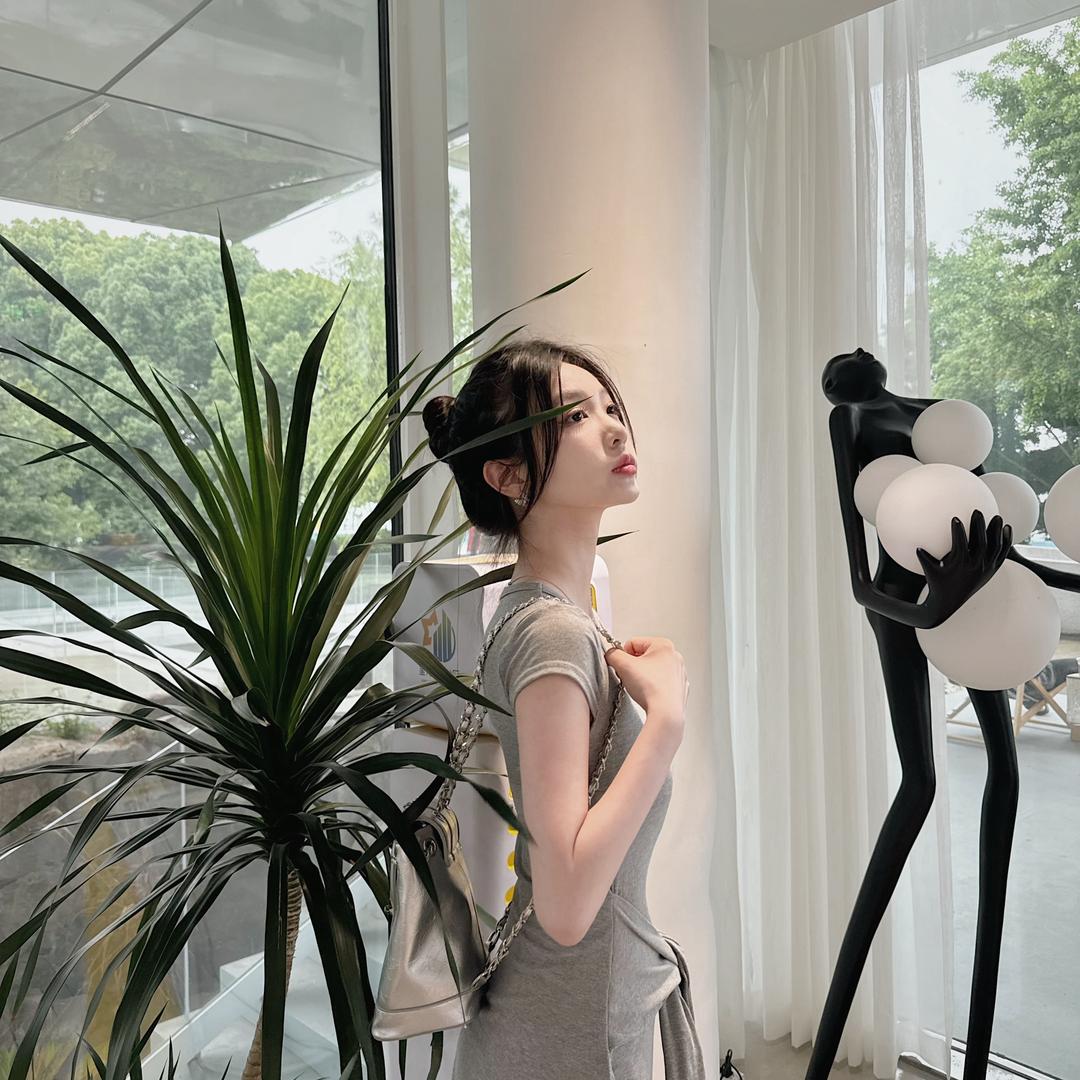 好一个温柔女娃