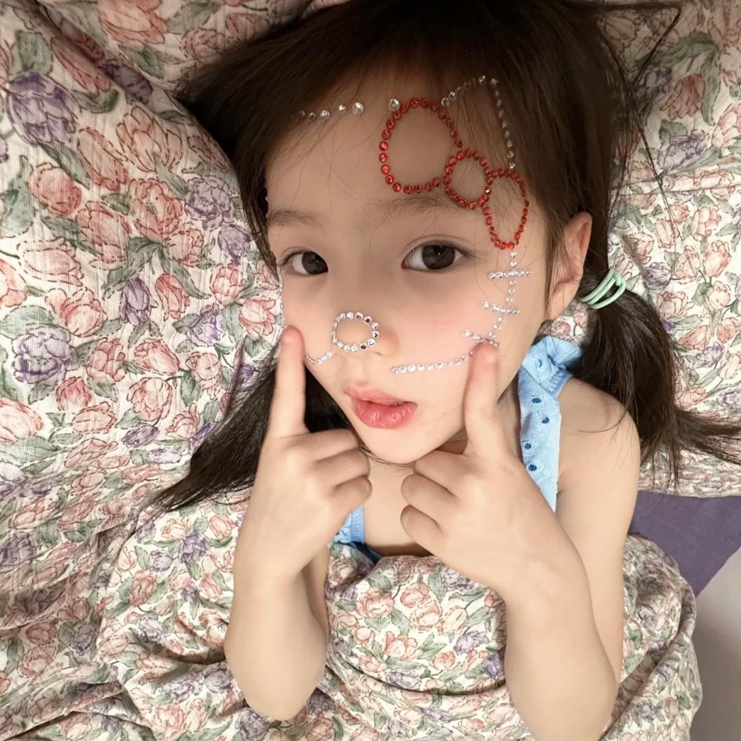 偷吃香菜°